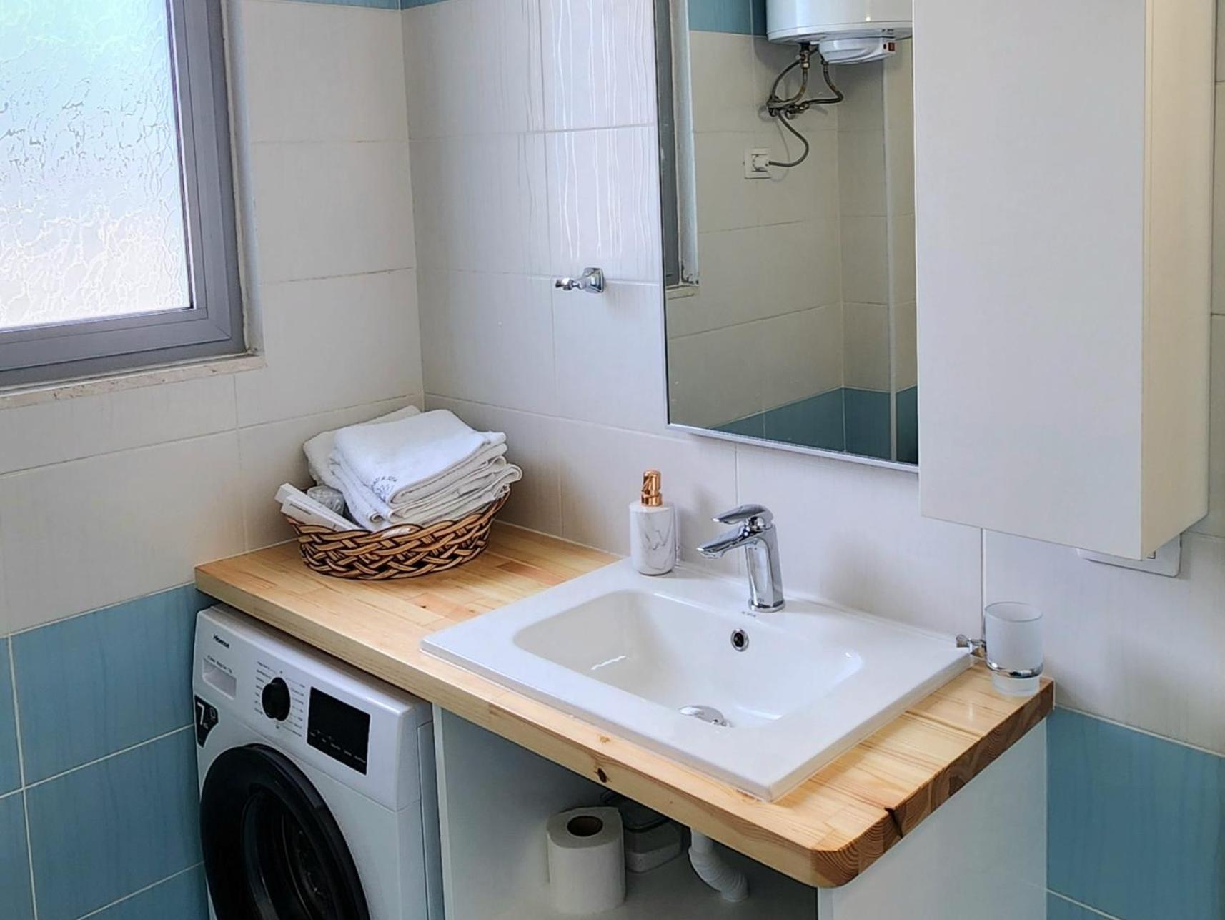 Avalona Apartment 1 Vlore Exterior photo